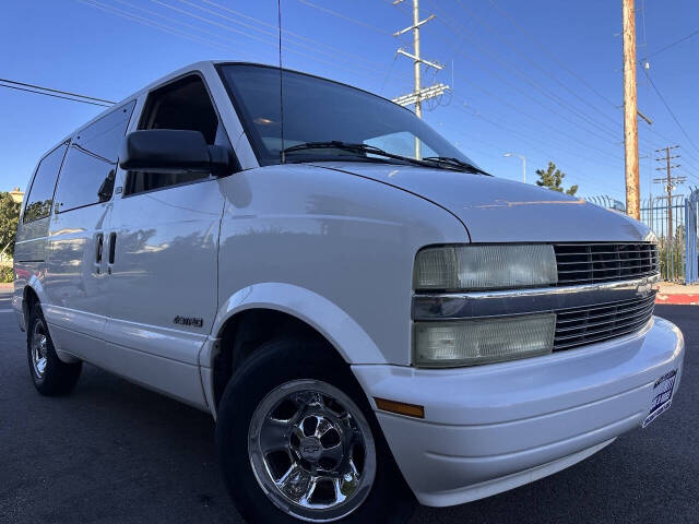 chevrolet astro cargo 2002 1GNDM19X52B120869 image chevrolet astro cargo 2002 1GNDM19X52B120869 image
